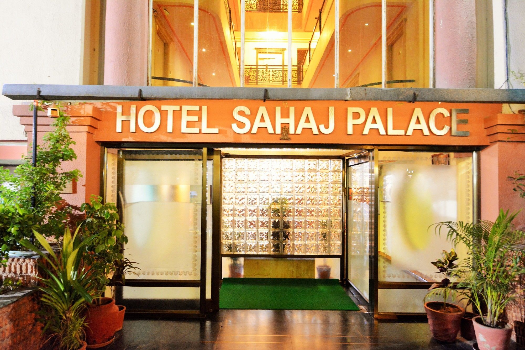 אחמדאבאד Hotel Sahaj Palace מראה חיצוני תמונה