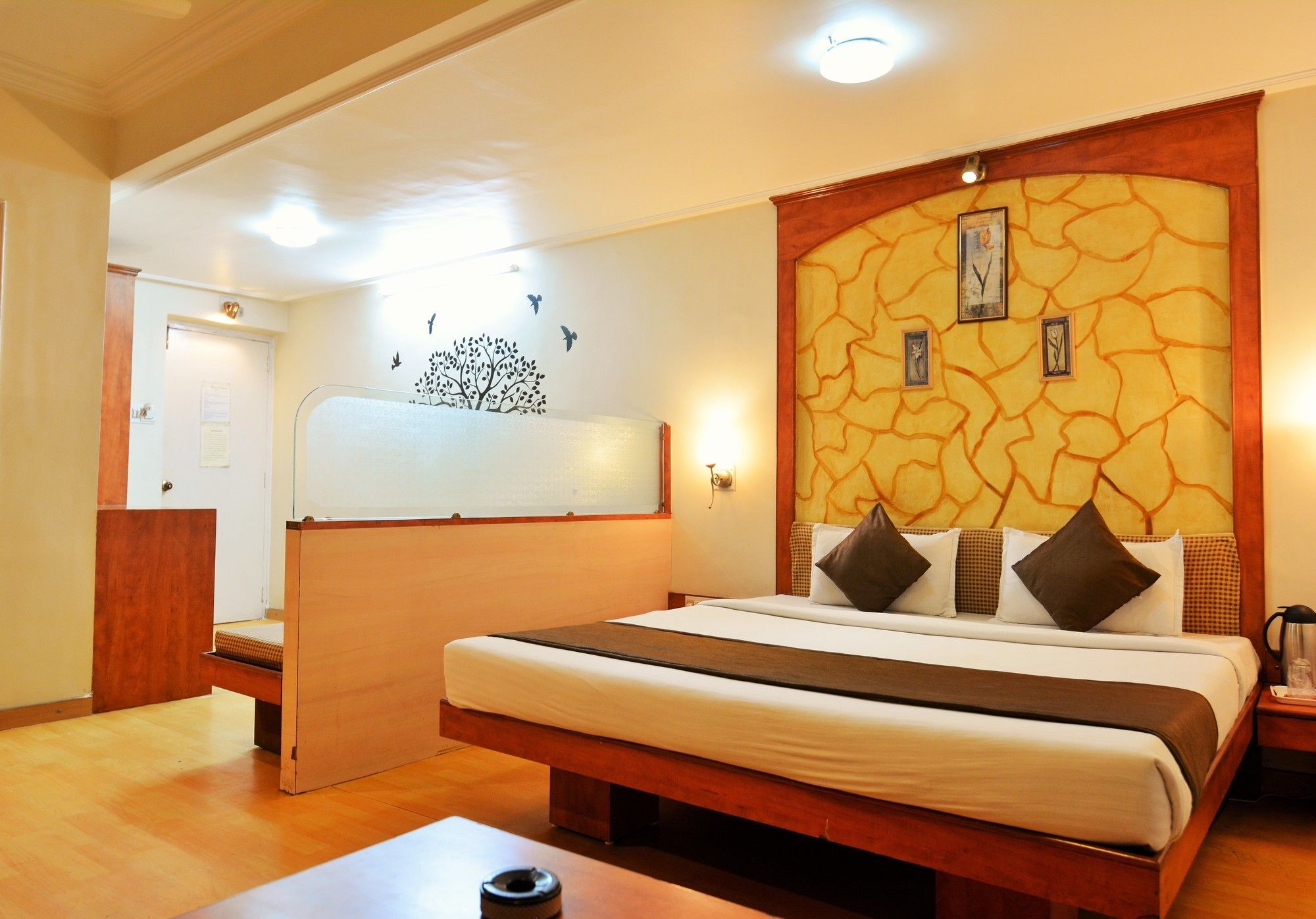 אחמדאבאד Hotel Sahaj Palace מראה חיצוני תמונה