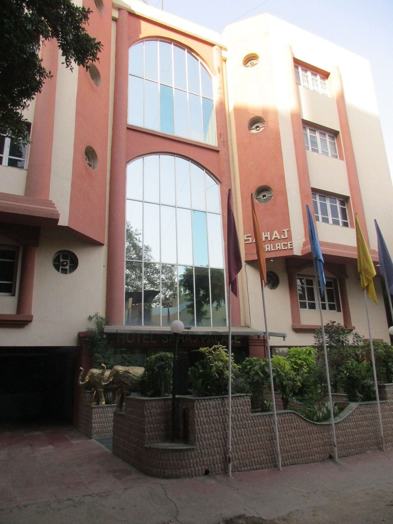 אחמדאבאד Hotel Sahaj Palace מראה חיצוני תמונה