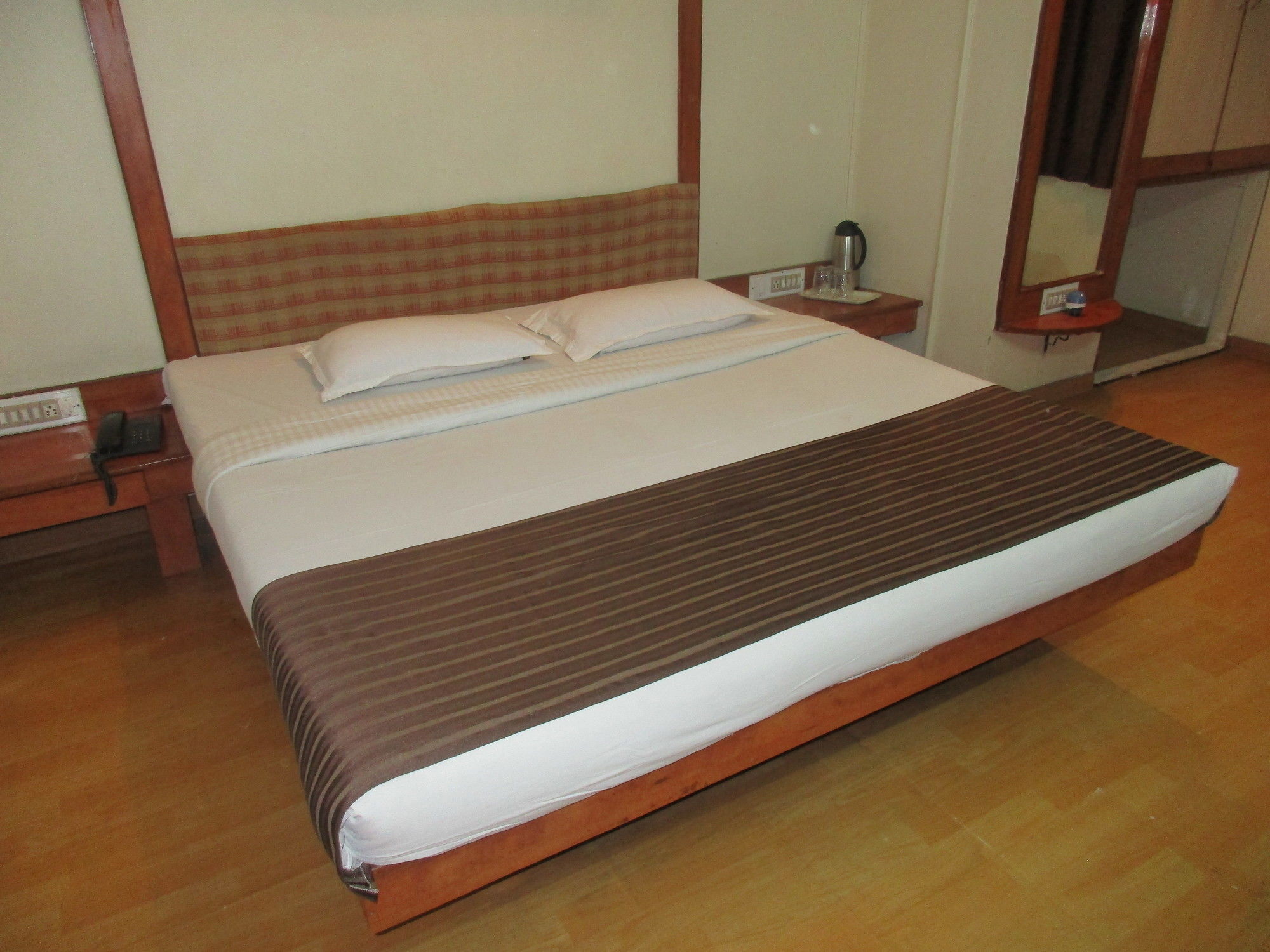 אחמדאבאד Hotel Sahaj Palace מראה חיצוני תמונה