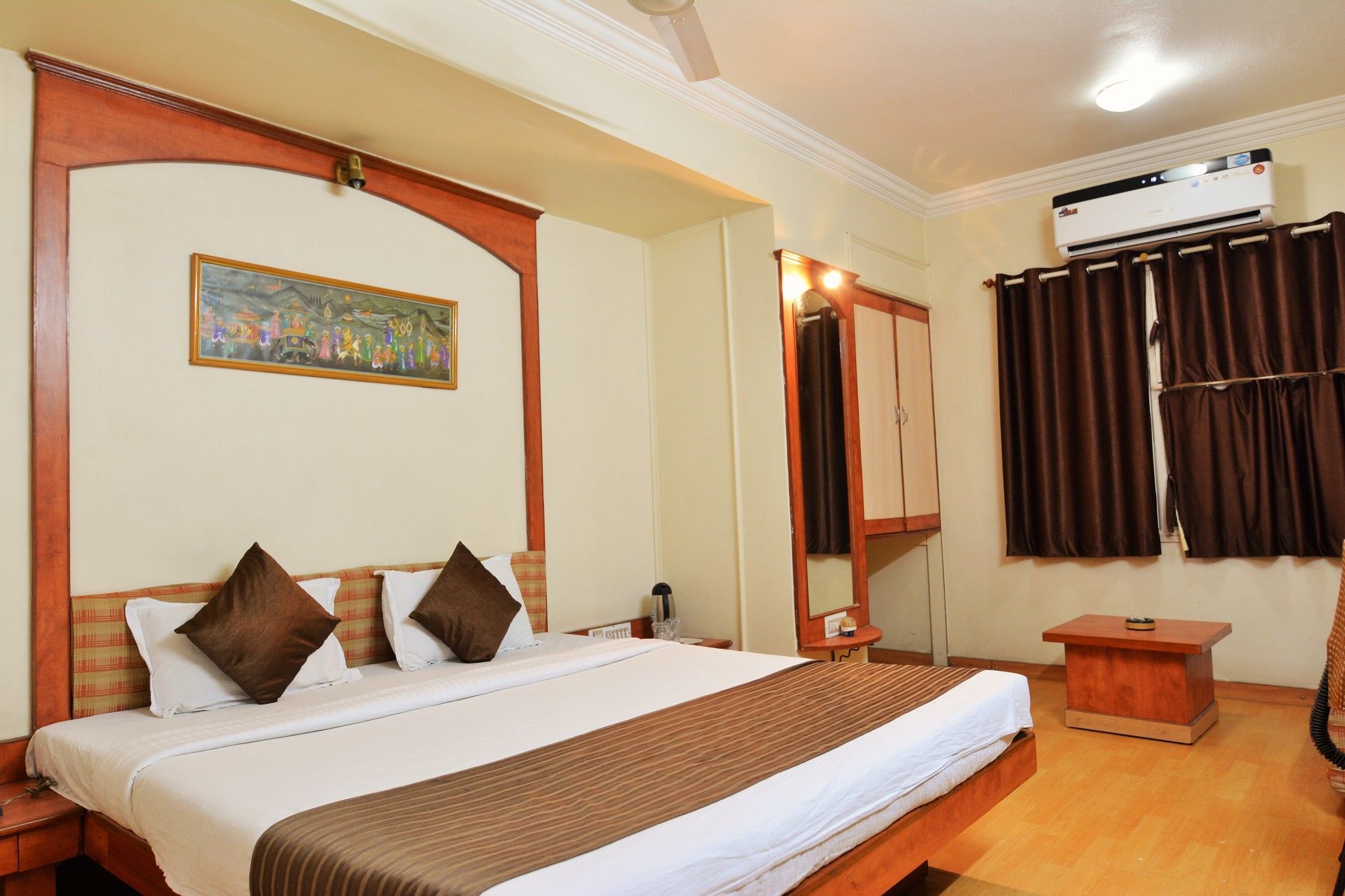 אחמדאבאד Hotel Sahaj Palace מראה חיצוני תמונה