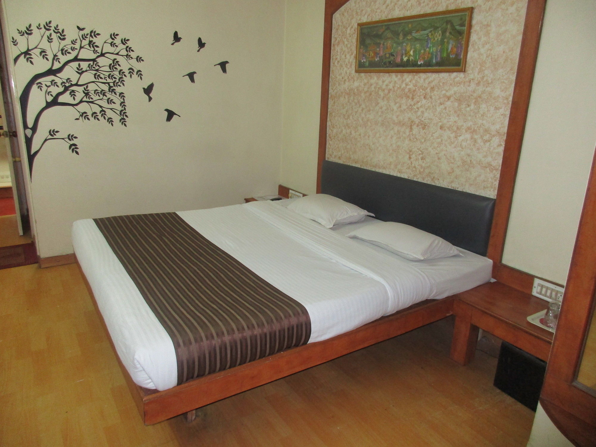 אחמדאבאד Hotel Sahaj Palace מראה חיצוני תמונה